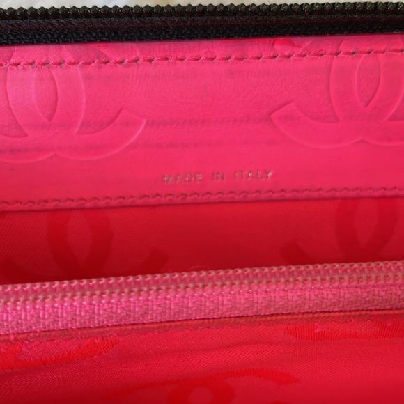 Chanel Cambon Zippy Wallet - Picture 12 of 17